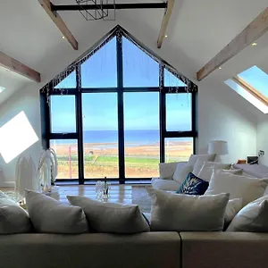  Holiday home Onyx House United Kingdom