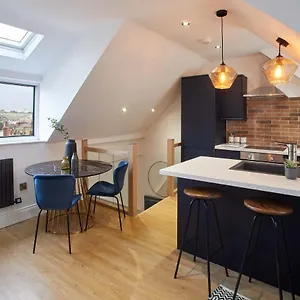  Apartment Host & - Burns Yard United Kingdom